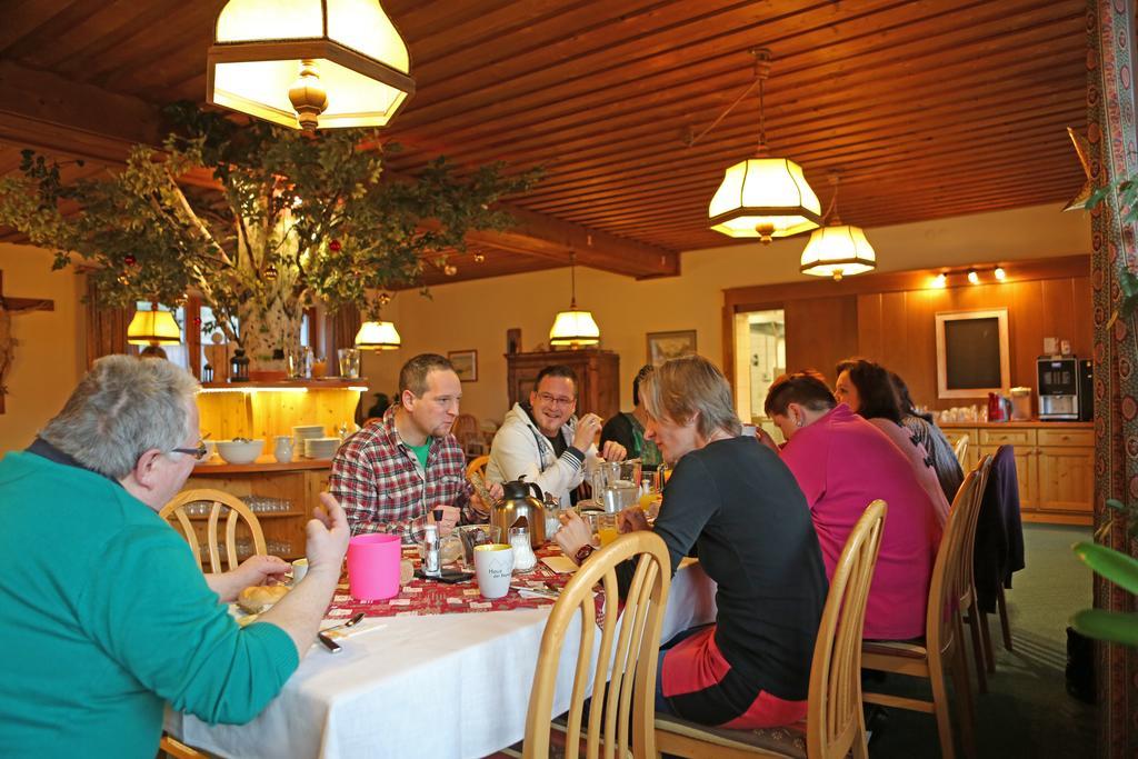 Haus Der Begegnung Hotel Гозау Екстериор снимка